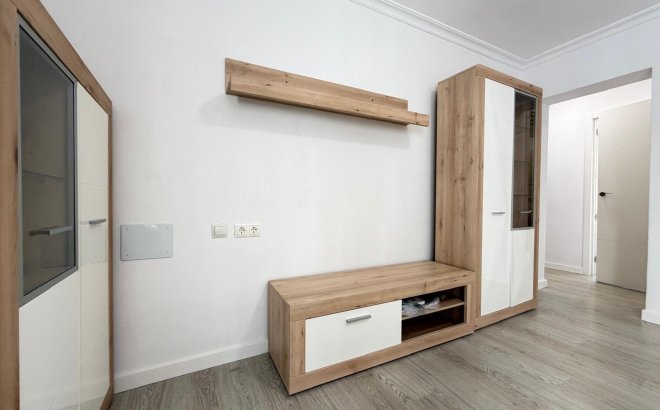 Resale - Apartment -
Torrevieja - Centro