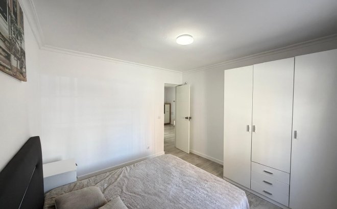 Resale - Apartment -
Torrevieja - Centro