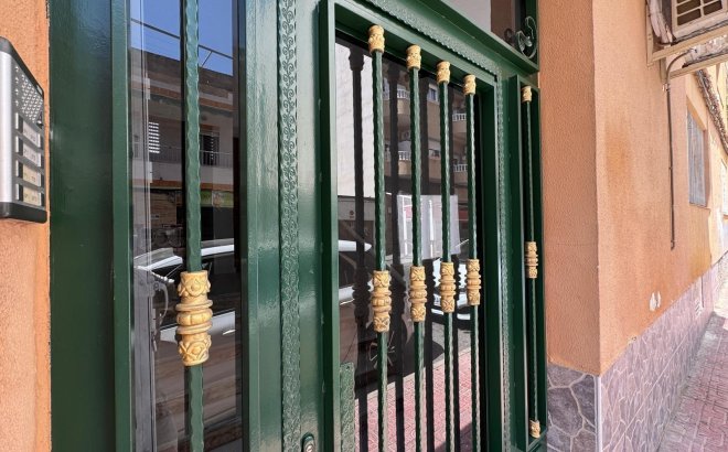 Resale - Apartment -
Torrevieja - Centro
