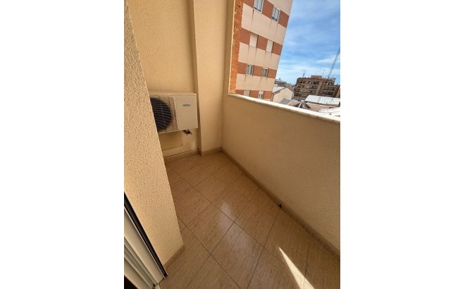 Resale - Apartment -
Torrevieja - Centro