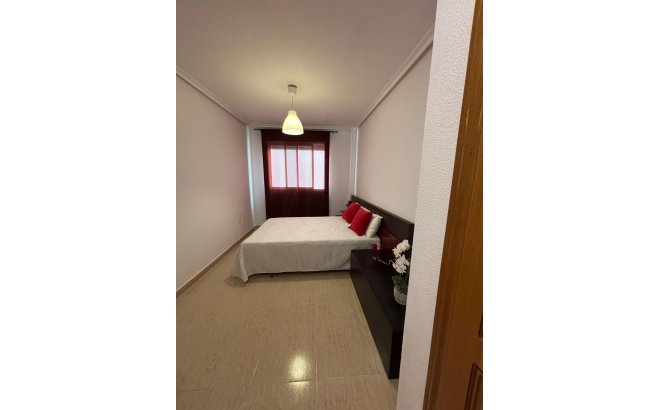Resale - Apartment -
Torrevieja - Centro