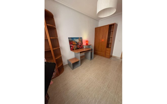 Resale - Apartment -
Torrevieja - Centro