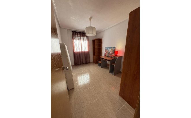 Resale - Apartment -
Torrevieja - Centro