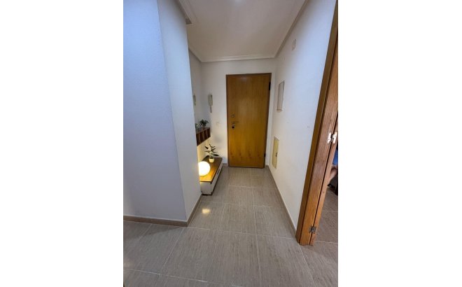 Resale - Apartment -
Torrevieja - Centro