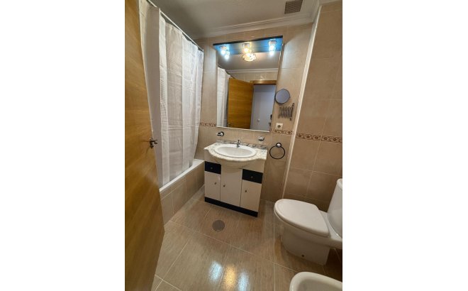 Resale - Apartment -
Torrevieja - Centro