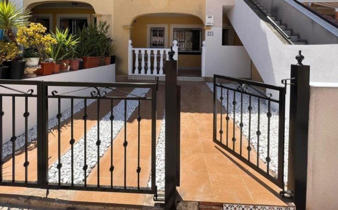 Resale - Bungalow -
Torrevieja - Los Balcones - Los Altos del Edén