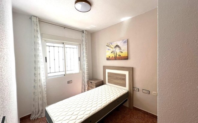 Resale - Bungalow -
Torrevieja - Los Balcones - Los Altos del Edén