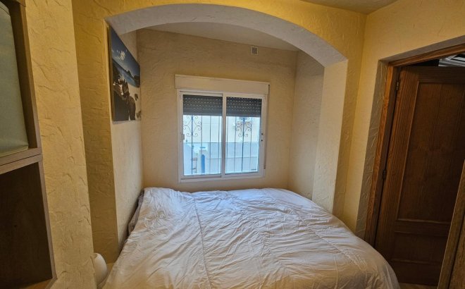 Resale - Bungalow -
Torrevieja - Lago Jardin