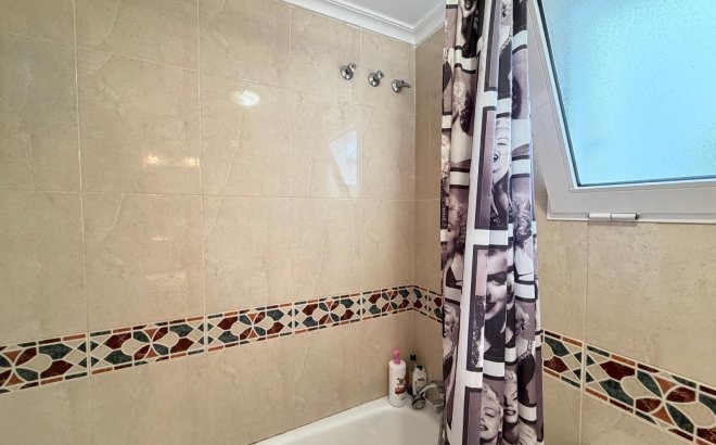 Resale - Apartment -
Torrevieja - Playa del Cura