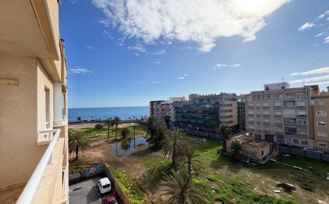 Resale - Apartment -
Torrevieja - Playa del Cura