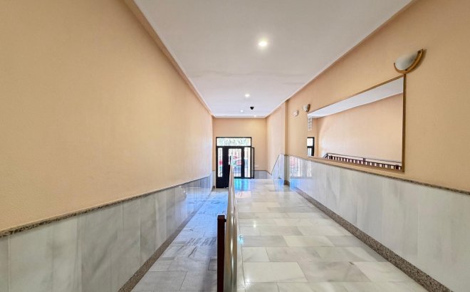Resale - Apartment -
Torrevieja - Playa del Cura