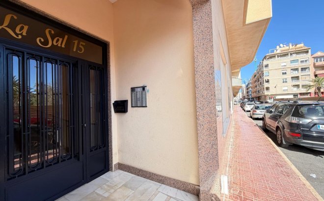 Resale - Apartment -
Torrevieja - Playa del Cura