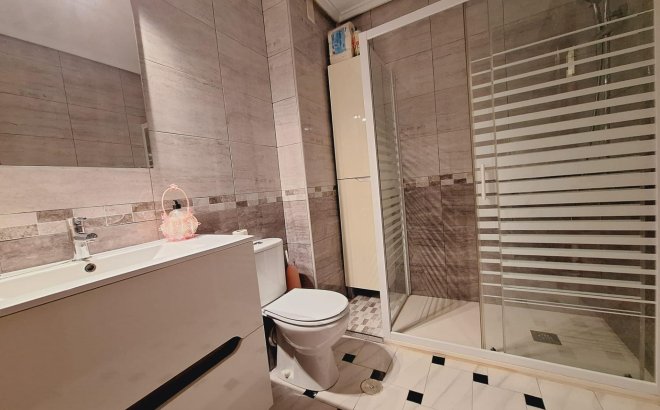Resale - Apartment -
Torrevieja - Acequion