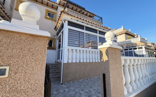 Resale - Town House -
Orihuela Costa - Las Filipinas