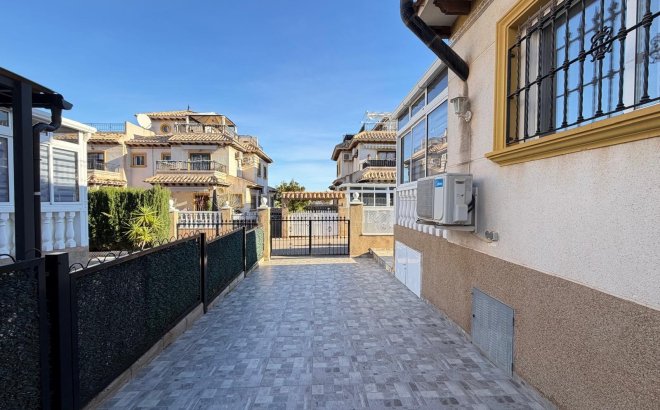Resale - Town House -
Orihuela Costa - Las Filipinas