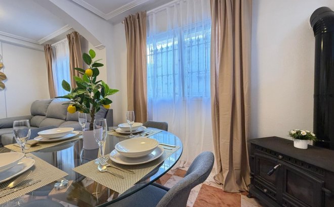 Resale - Town House -
Orihuela Costa - Las Filipinas