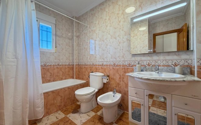 Resale - Town House -
Orihuela Costa - Las Filipinas