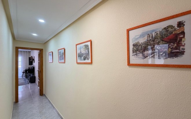 Resale - Apartment -
Torrevieja - Playa del Cura