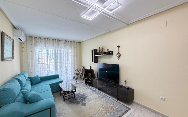 Resale - Apartment -
Torrevieja - Playa del Cura