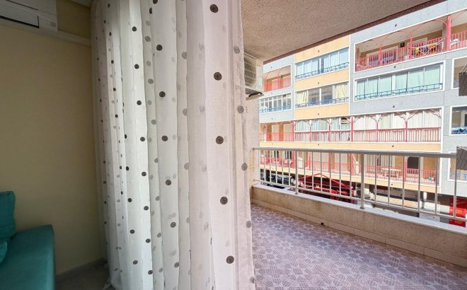 Resale - Apartment -
Torrevieja - Playa del Cura