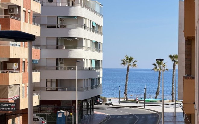 Resale - Apartment -
Torrevieja - Playa del Cura