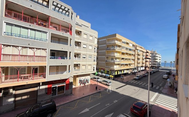 Resale - Apartment -
Torrevieja - Playa del Cura