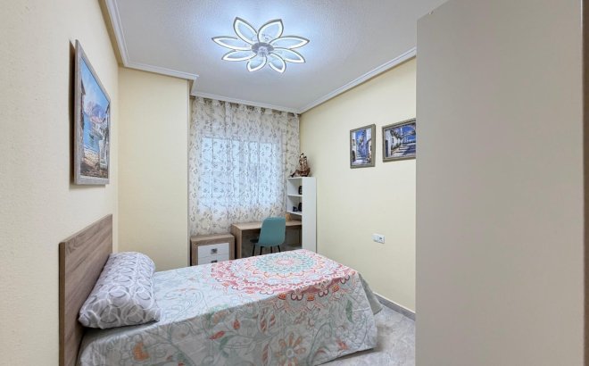 Resale - Apartment -
Torrevieja - Playa del Cura