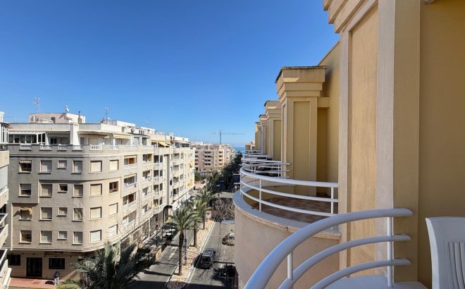 Resale - Penthouse -
Torrevieja - Playa del Cura
