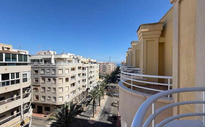 Resale - Penthouse -
Torrevieja - Playa del Cura