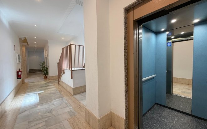 Resale - Penthouse -
Torrevieja - Playa del Cura
