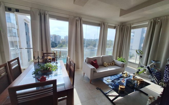 Resale - Apartment -
Orihuela Costa - Los Dolses