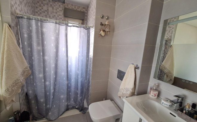 Resale - Apartment -
Orihuela Costa - Los Dolses