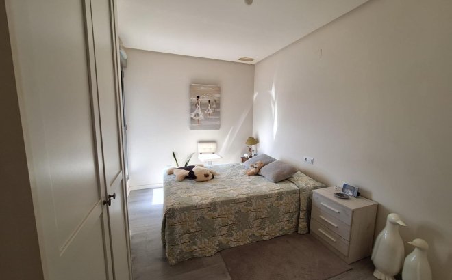 Resale - Apartment -
Orihuela Costa - Los Dolses