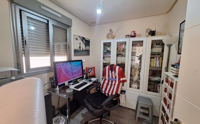 Resale - Apartment -
Orihuela Costa - Los Dolses