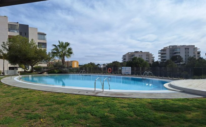 Resale - Apartment -
Orihuela Costa - Los Dolses