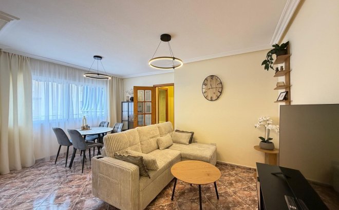 Revente - Appartement -
Torrevieja - Playa de los Locos