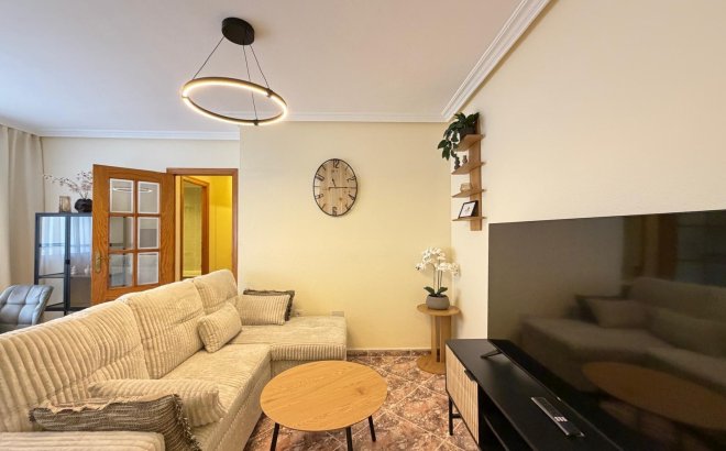 Revente - Appartement -
Torrevieja - Playa de los Locos