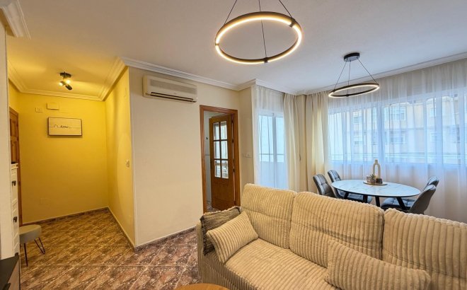 Revente - Appartement -
Torrevieja - Playa de los Locos