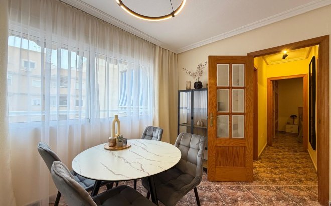 Revente - Appartement -
Torrevieja - Playa de los Locos