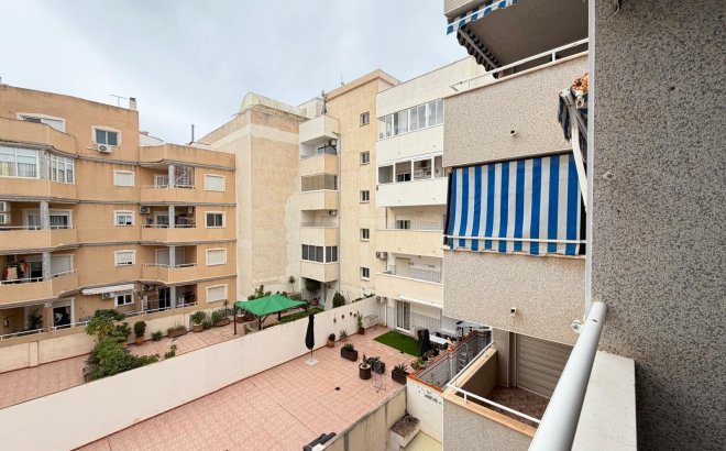 Revente - Appartement -
Torrevieja - Playa de los Locos