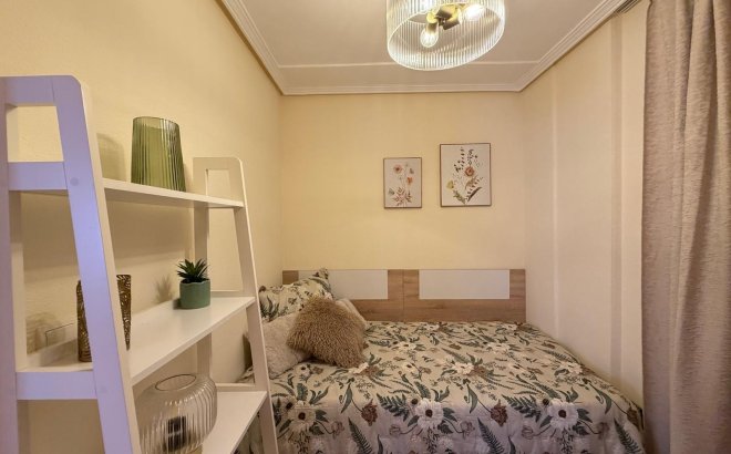 Revente - Appartement -
Torrevieja - Playa de los Locos
