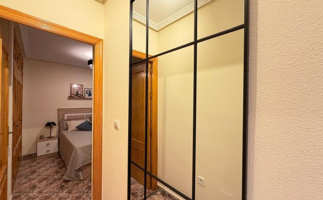 Revente - Appartement -
Torrevieja - Playa de los Locos
