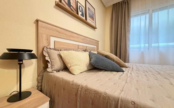 Revente - Appartement -
Torrevieja - Playa de los Locos