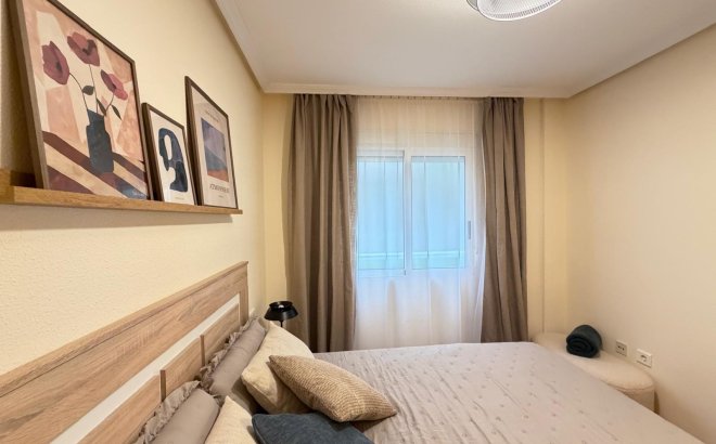 Revente - Appartement -
Torrevieja - Playa de los Locos
