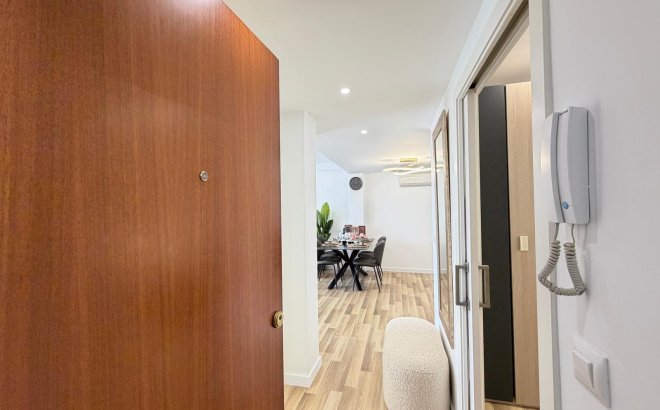 Resale - Apartment -
Torrevieja - Centro