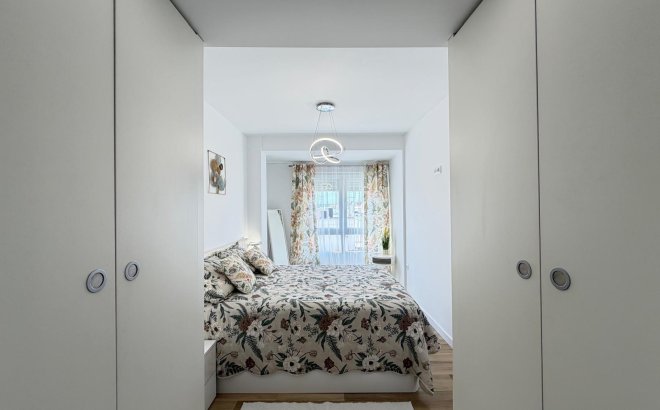 Resale - Apartment -
Torrevieja - Centro