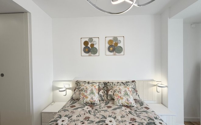 Resale - Apartment -
Torrevieja - Centro