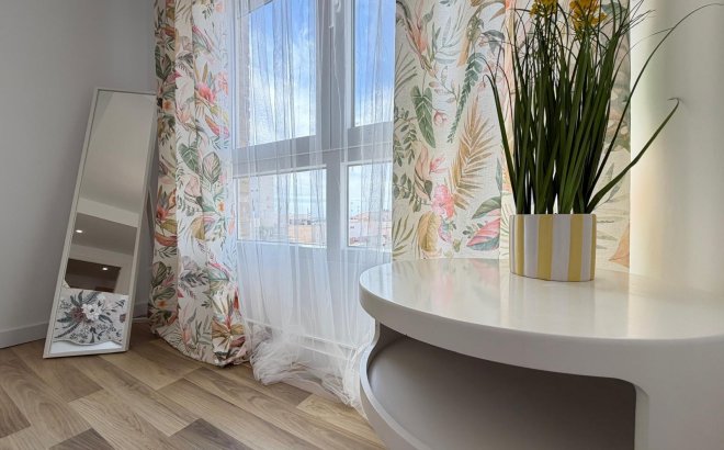 Resale - Apartment -
Torrevieja - Centro