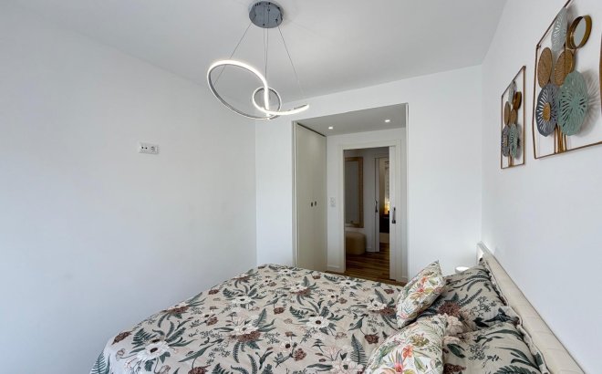 Resale - Apartment -
Torrevieja - Centro
