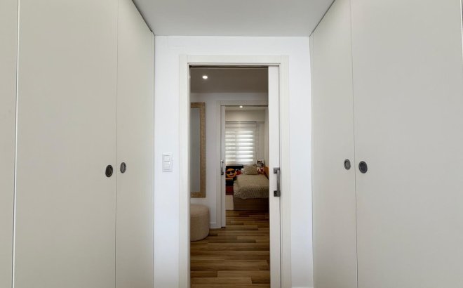 Resale - Apartment -
Torrevieja - Centro
